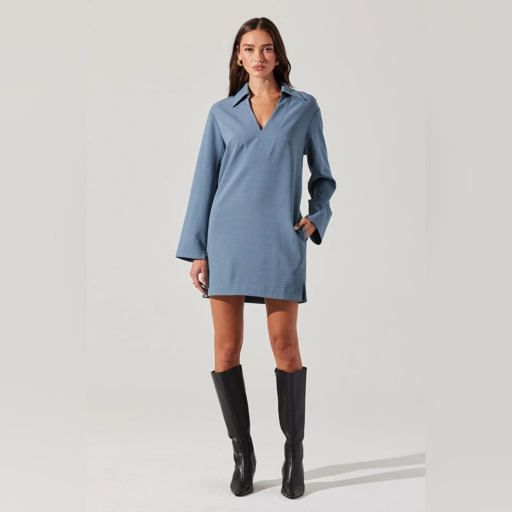 ASTR The Label v neck woven blue mini dress size small